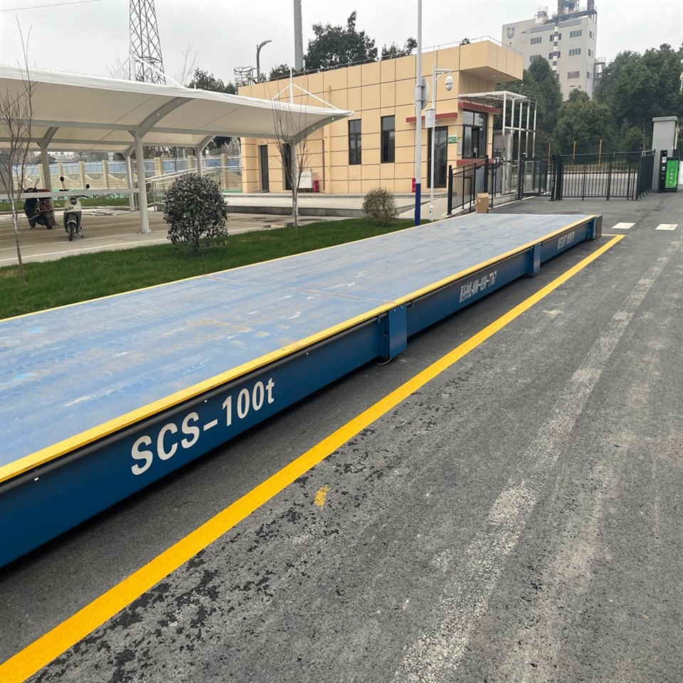 Yllä - maa -auto -asteikko